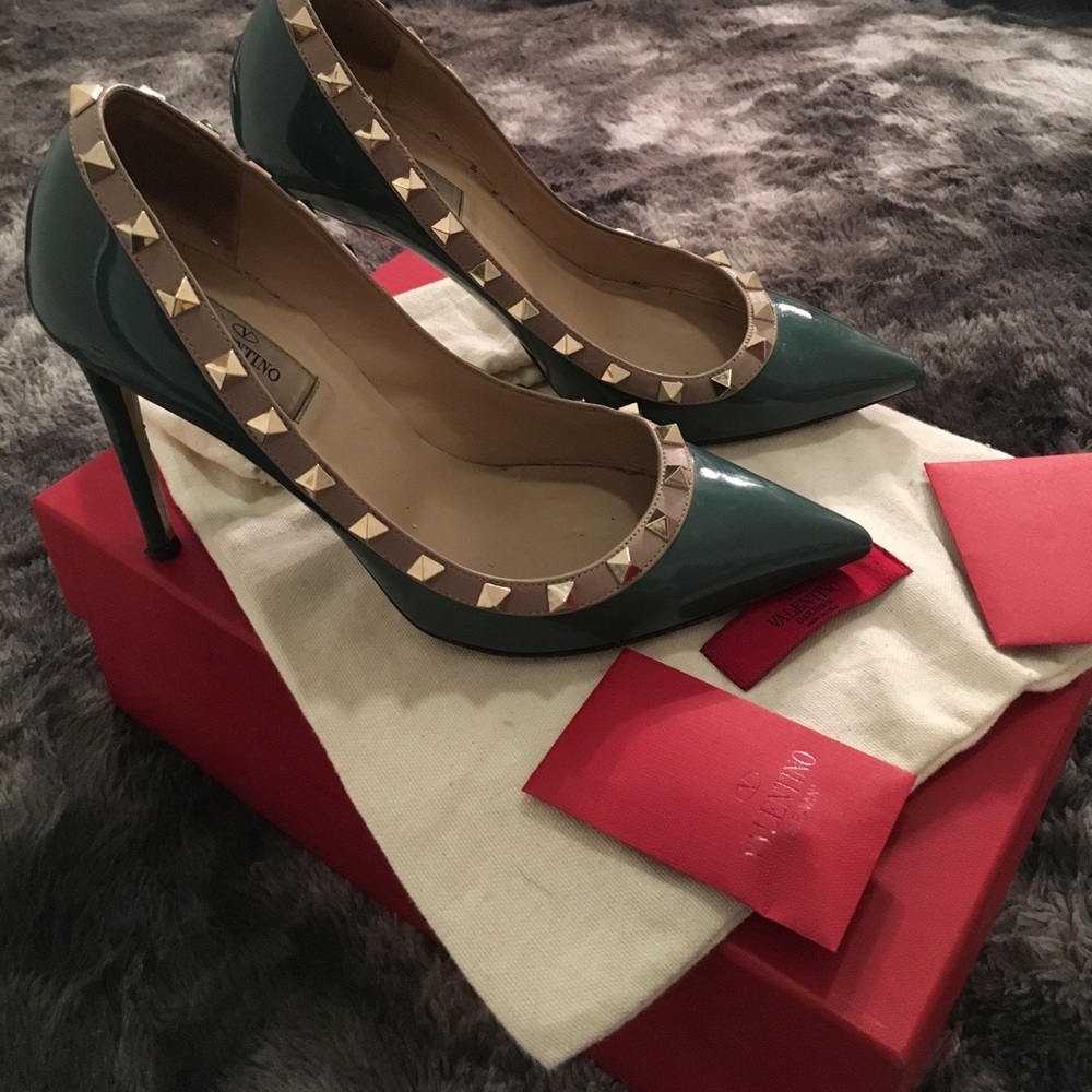Valentino Garavani rockstud pumps